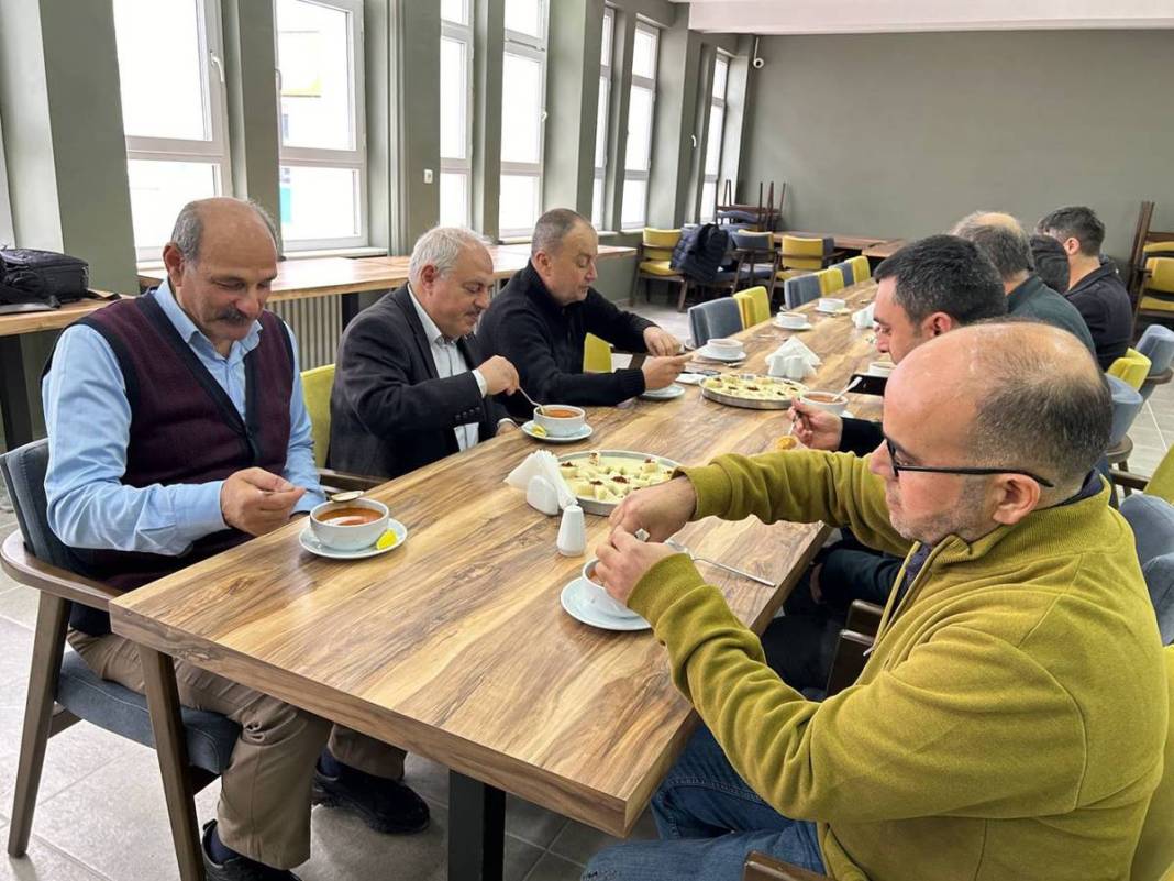 Yutulan çorba olur mu? Evet, Türkiye'de olur! Bu yöresel çorbayı ilk kez görenler şaşıp kalıyor 9